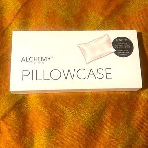 SILVER SILK PILLOW CASE